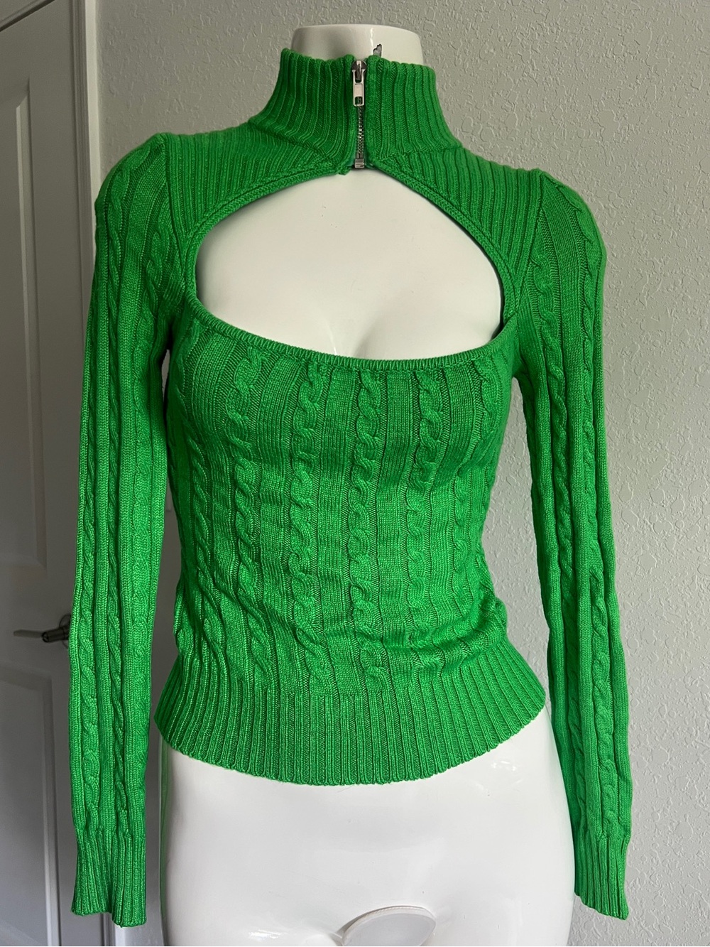 Green Cable-Knit Cutout Long Sleeve Top NWT XS